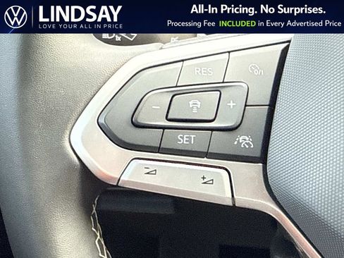 Used 2023 Volkswagen Tiguan SE w/ Panoramic Sunroof Package image 22