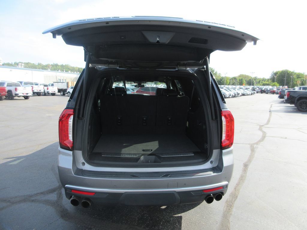 Certified 2022 GMC Yukon XL Denali AWD/4WD image 8