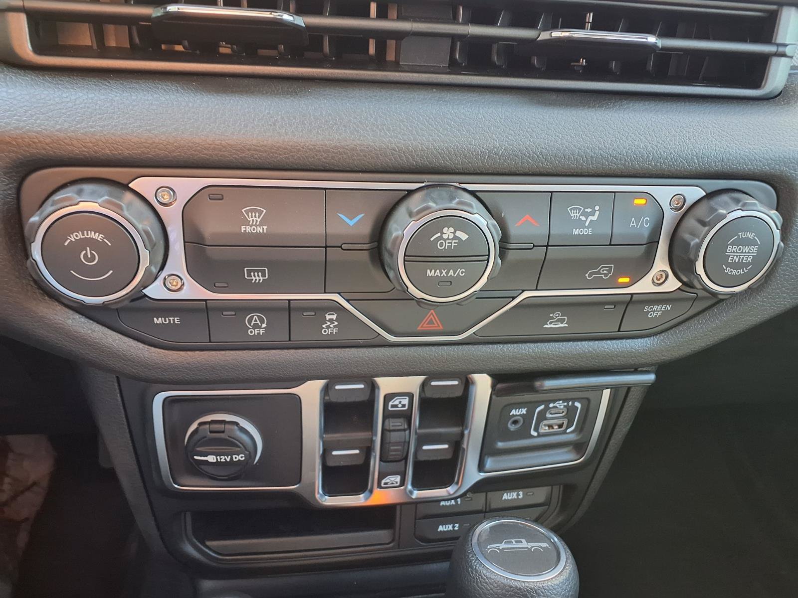 New 2026 Jeep Gladiator Sport AWD/4WD image 13
