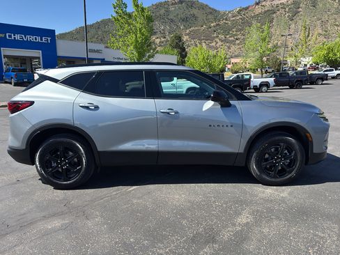 Used 2025 Chevrolet Blazer LT w/ Midnight/Sport Edition AWD/4WD image 8