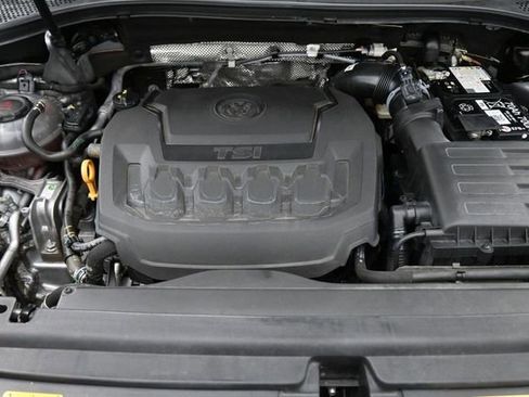 Used 2024 Volkswagen Tiguan SE FWD image 24