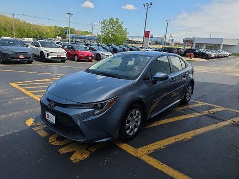 Used 2022 Toyota Corolla LE FWD image 9