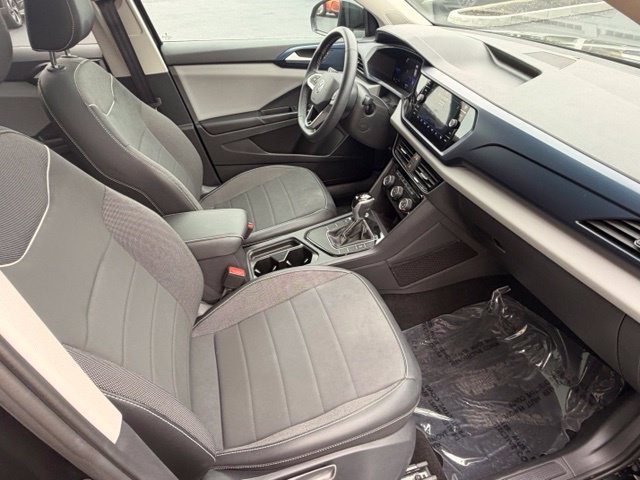 Certified 2023 Volkswagen Taos SE w/ Panoramic Sunroof Package FWD image 18
