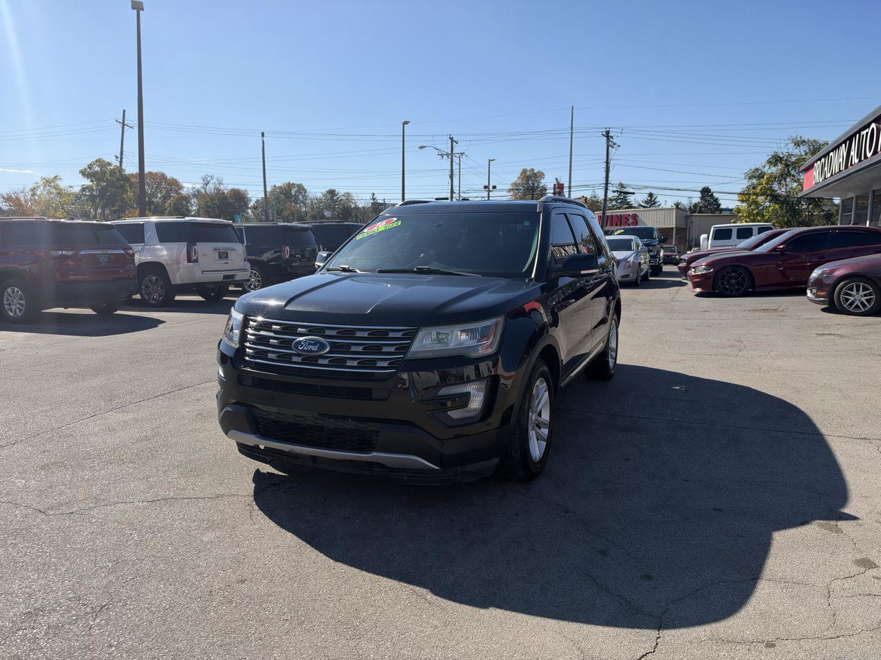 Used 2016 Ford Explorer XLT w/ Equipment Group 202A FWD image 7