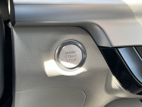 Used 2020 Kia Telluride S AWD/4WD image 36