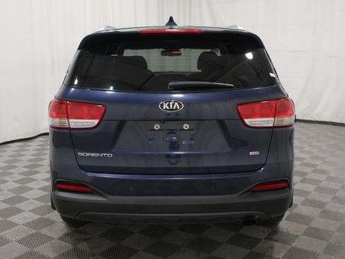 Used 2018 Kia Sorento FWD image 26