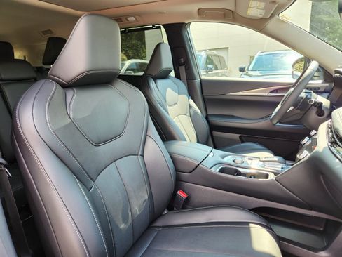 Certified 2026 INFINITI QX60 Luxe w/ Cargo Package AWD/4WD image 16