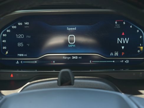 Used 2023 Chevrolet Tahoe High Country w/ Advanced Technology Package image 13