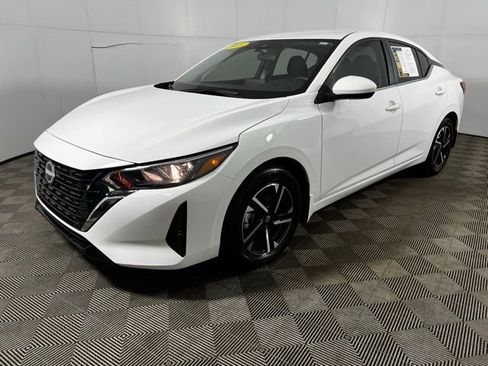 Used 2025 Nissan Sentra SV w/ All-Weather Package FWD image 2