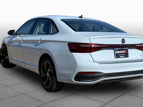 New 2026 Volkswagen Jetta SE FWD image 11