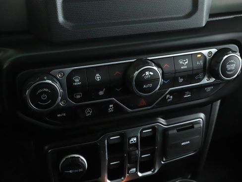 Used 2021 Jeep Gladiator Sport AWD/4WD image 13