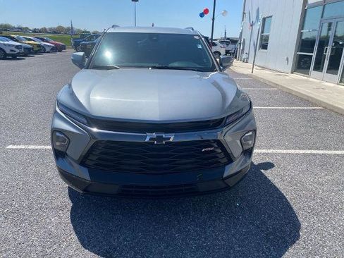 Used 2025 Chevrolet Blazer RS FWD image 3