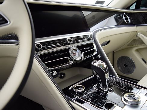 Certified 2022 Bentley Flying Spur V8 AWD/4WD image 39