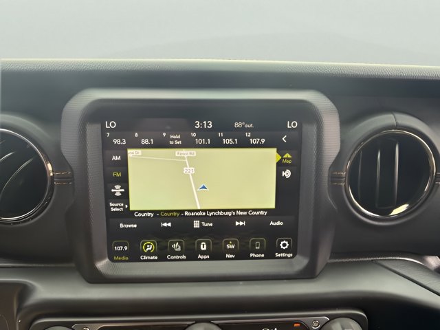 Used 2022 Jeep Gladiator Overland AWD/4WD image 16