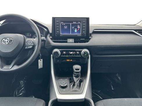 Used 2021 Toyota RAV4 LE image 12