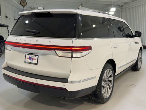 Used 2022 Lincoln Navigator Reserve RWD image 9