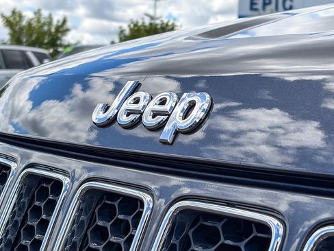 Used 2014 Jeep Grand Cherokee Overland w/ Advanced Technology Group AWD/4WD image 13