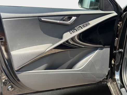 New 2026 Kia Niro EX FWD image 14