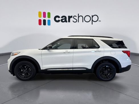 Used 2022 Ford Explorer XLT image 2