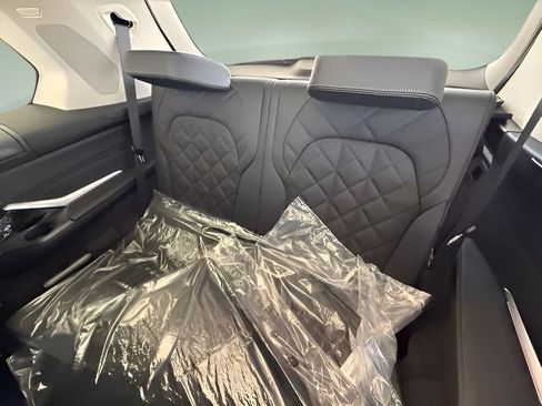 Used 2026 BMW X7 xDrive40i w/ Premium Package image 26