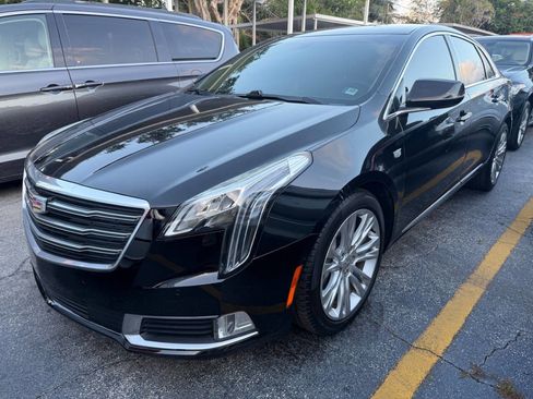 Used 2018 Cadillac XTS Luxury FWD image 2