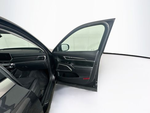 Used 2025 Kia Telluride S FWD image 35