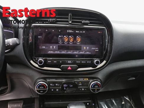 Used 2023 Kia Soul EX FWD image 12