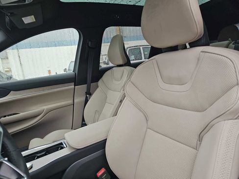 New 2025 Volvo EX90 Ultra image 23