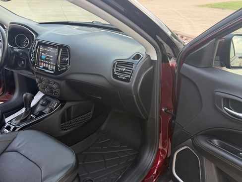 Used 2021 Jeep Compass Limited AWD/4WD image 26
