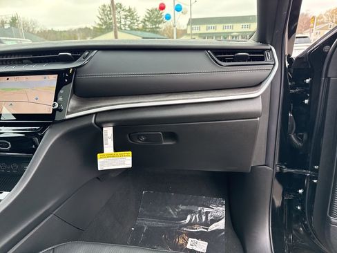 New 2026 Jeep Grand Cherokee Limited image 32