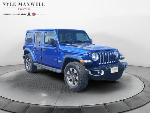 Used 2018 Jeep Wrangler Unlimited Sahara AWD/4WD image 2