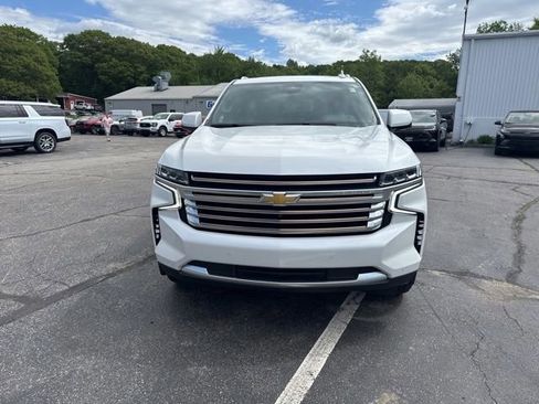 Used 2024 Chevrolet Tahoe High Country w/ Premium Package AWD/4WD image 3