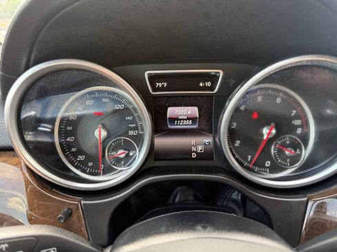 Used 2014 Mercedes-Benz GL 550 4MATIC image 21