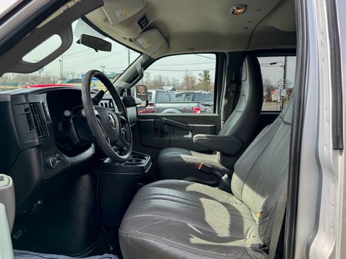 Used 2016 Chevrolet Express 3500 LS image 19