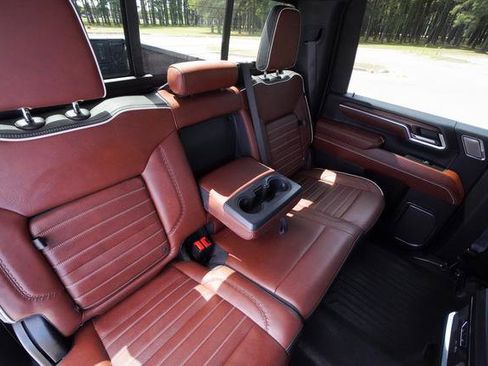 Used 2024 GMC Sierra 2500 Denali Ultimate image 32