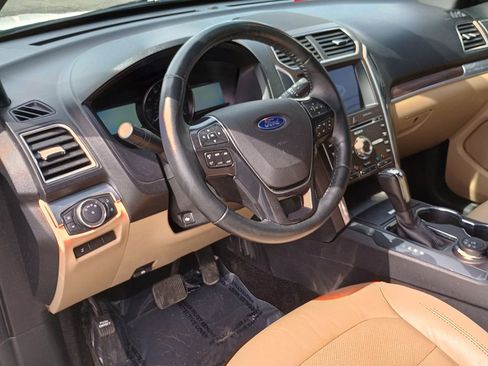 Used 2017 Ford Explorer Limited w/ Equipment Group 301A image 9