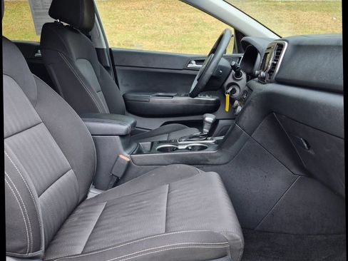 Used 2017 Kia Sportage LX FWD image 11
