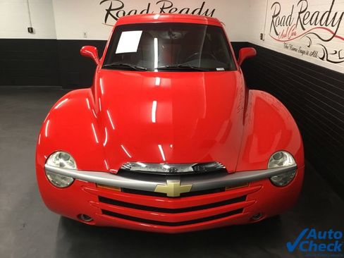 Used 2005 Chevrolet SSR w/ Preferred Equipment Group RWD image 15