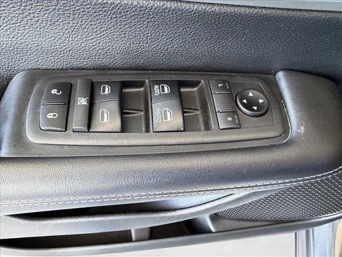 Used 2018 Chrysler Pacifica Touring Plus w/ S Appearance Package FWD image 16