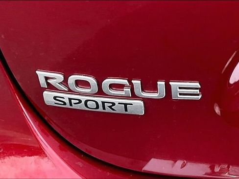 Used 2019 Nissan Rogue Sport S image 23