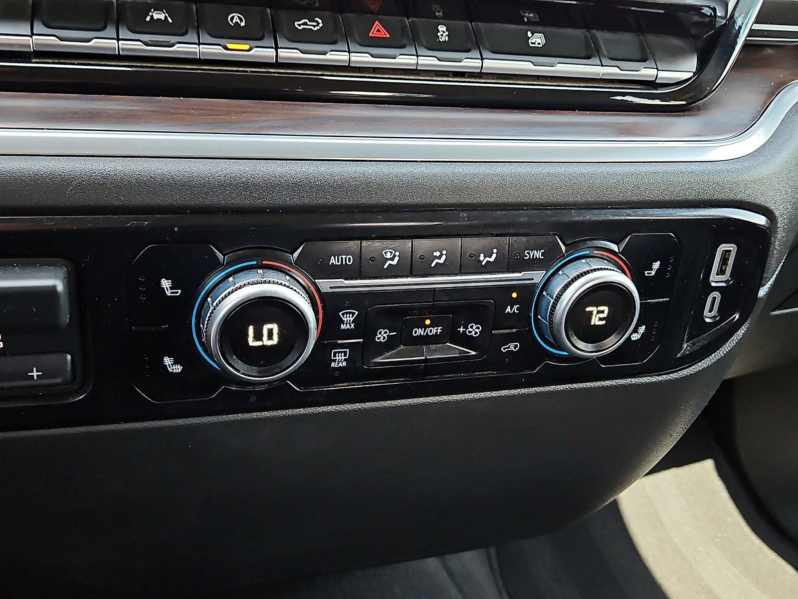Used 2025 GMC Sierra 1500 SLT RWD image 13