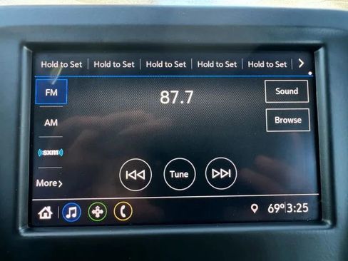 Used 2020 Chevrolet Equinox LT w/ Driver Convenience Package image 33