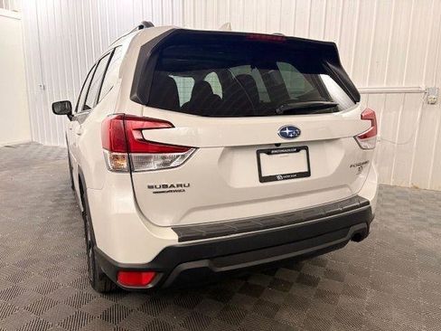 Used 2023 Subaru Forester Premium image 4