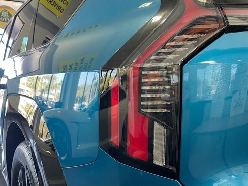 Used 2026 Kia EV9 Land w/ Nightfall Edition Package image 15