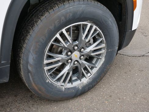 Used 2024 Chevrolet Traverse LT AWD/4WD image 13