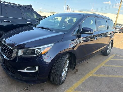 Used 2019 Kia Sedona EX FWD image 2