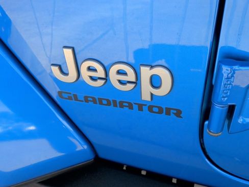 Used 2022 Jeep Gladiator Overland w/ LED Lighting Group AWD/4WD image 47