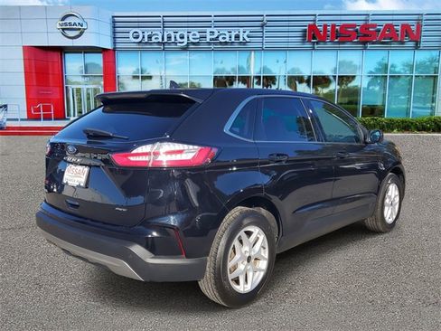 Used 2023 Ford Edge SEL image 2