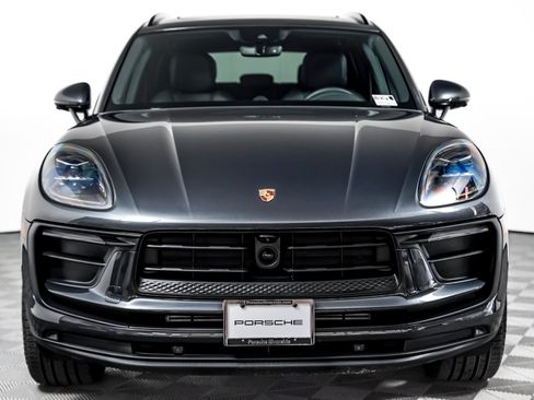 Certified 2026 Porsche Macan AWD/4WD image 7