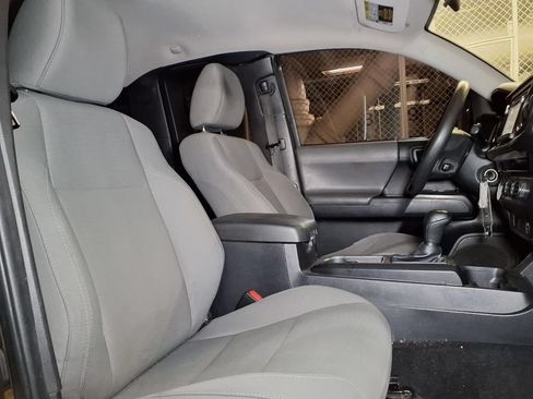 Used 2018 Toyota Tacoma SR RWD image 22